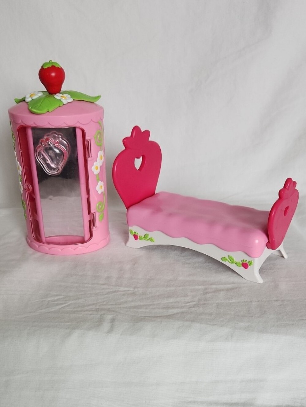 Vtg 2003 Bandai Strawberry Shortcake Berry Happy Home Playset Bed Fashion Closet - Picture 11 of 15